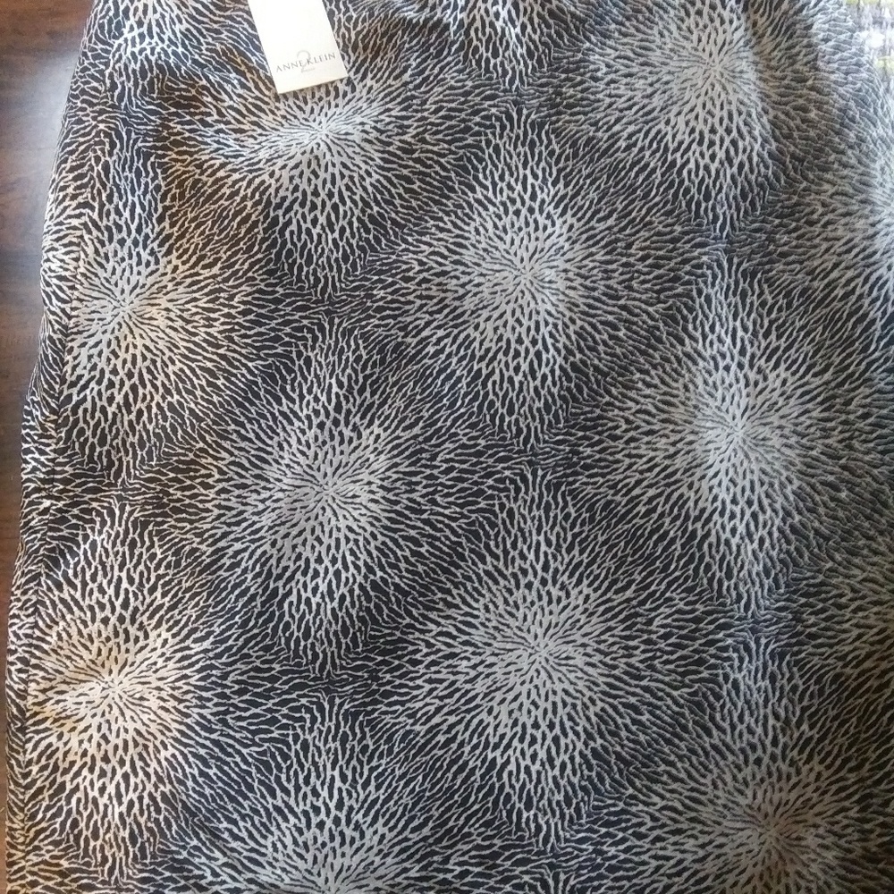 NWT Anne Klein Skirt